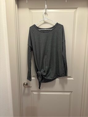 Striped Long-Sleeve Tie-Hem Top - Black and White Lululemon size 12
